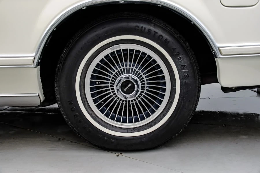 1979 Lincoln Continental Mark V - Image 16 of 31