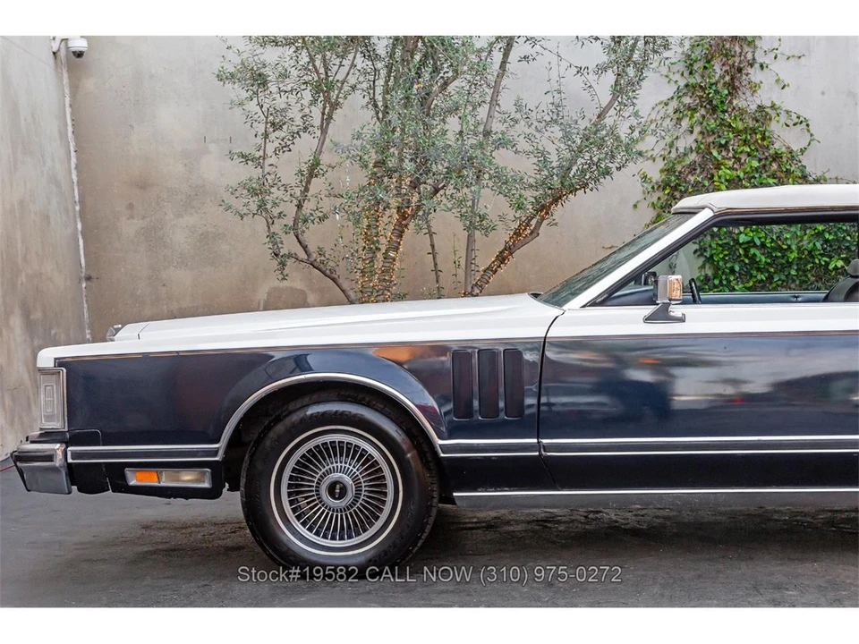 1979 Lincoln Continental Mark V - Image 12 of 31