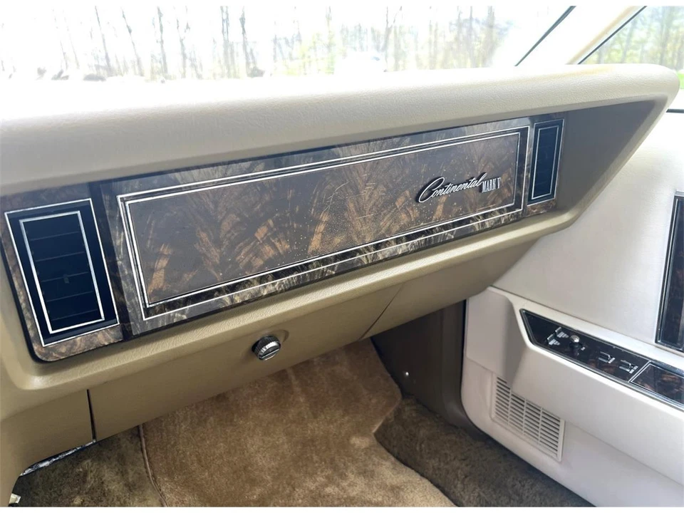 1979 Lincoln Continental Mark V - Image 26 of 31