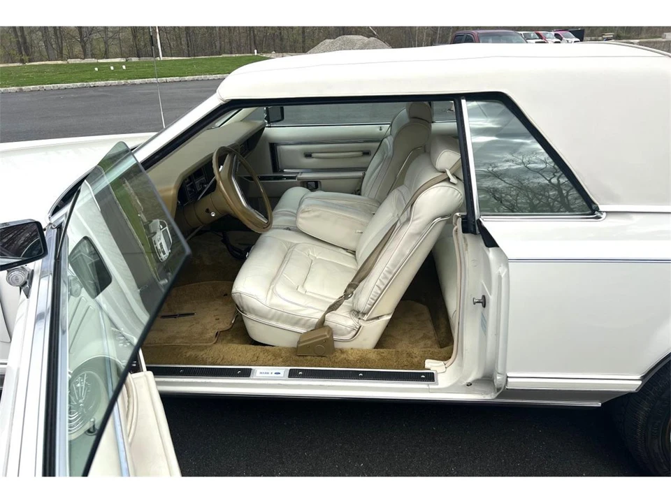 1979 Lincoln Continental Mark V - Image 15 of 31