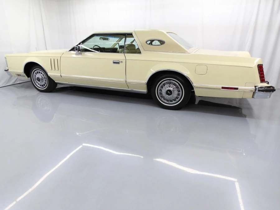1979 Lincoln Continental Mark V - Image 2 of 26