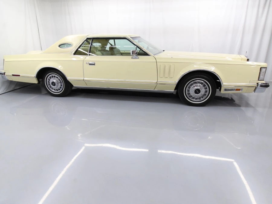1979 Lincoln Continental Mark V - Image 11 of 26