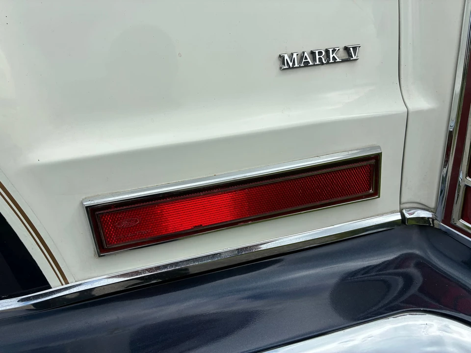 1979 Lincoln Continental Mark V - Image 27 of 31