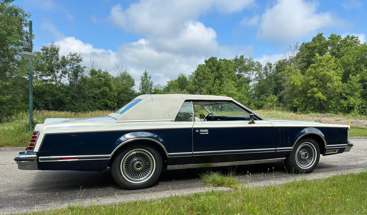 1979 Lincoln Continental Mark V - Image 11 of 31