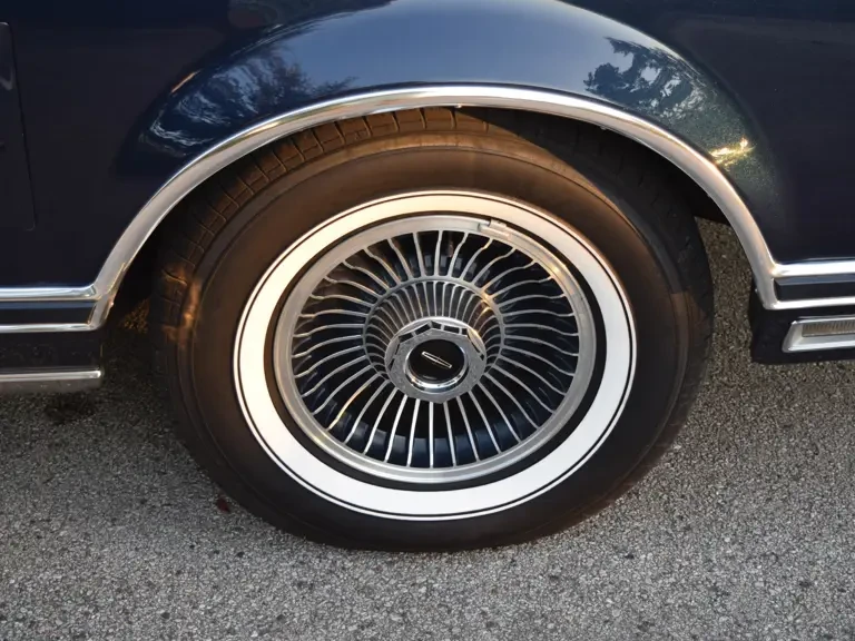 1979 Lincoln Continental Mark V - Image 8 of 11