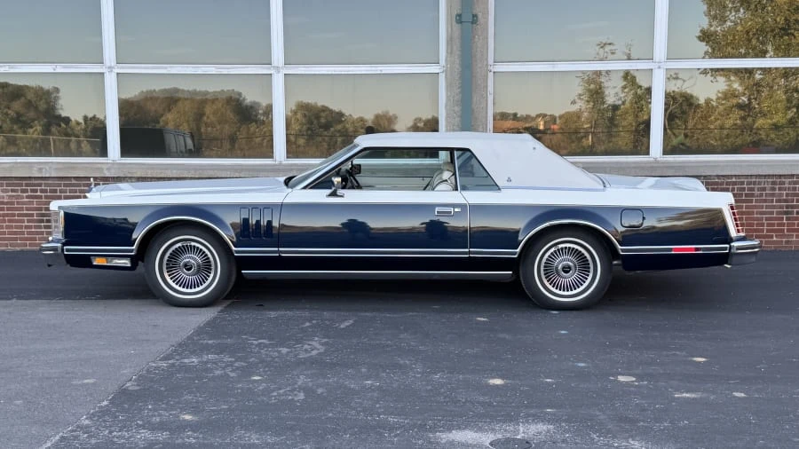 1979 Lincoln Continental Mark V - Image 2 of 15