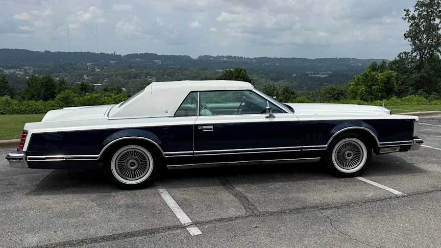 1979 Lincoln Continental Mark V - Image 2 of 31