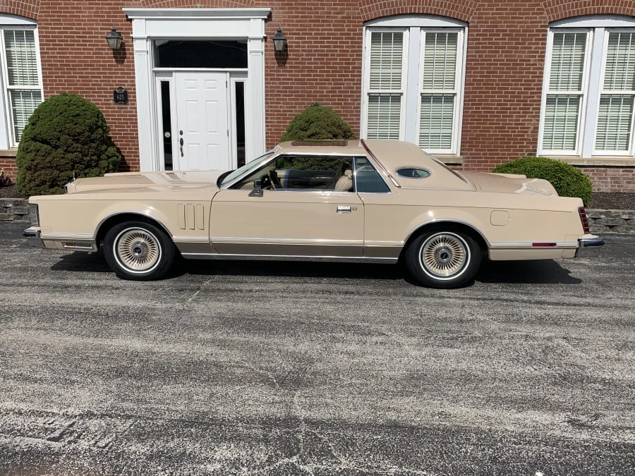 1979 Lincoln Continental Mark V - Image 2 of 9