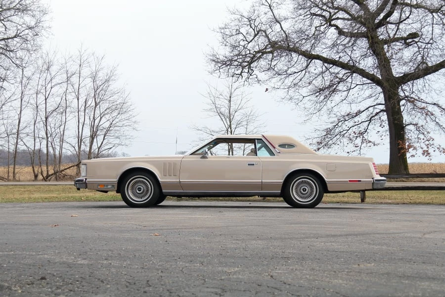 1979 Lincoln Continental Mark V - Image 17 of 31