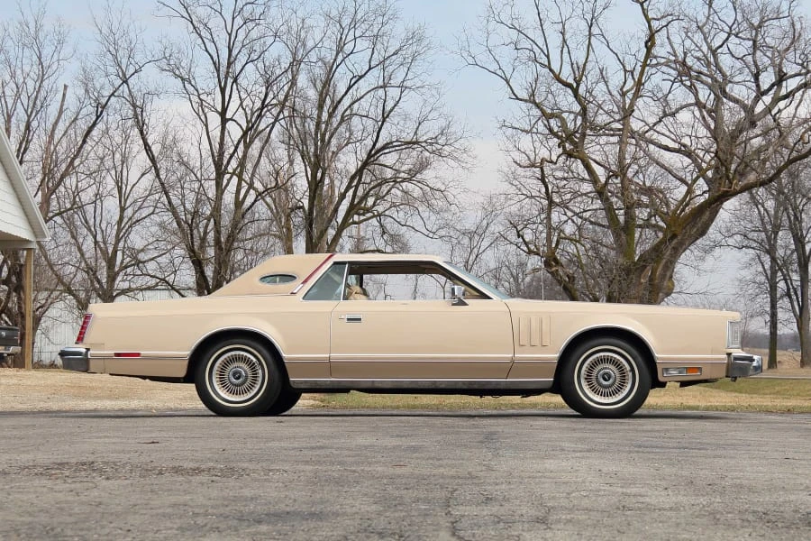 1979 Lincoln Continental Mark V - Image 2 of 31