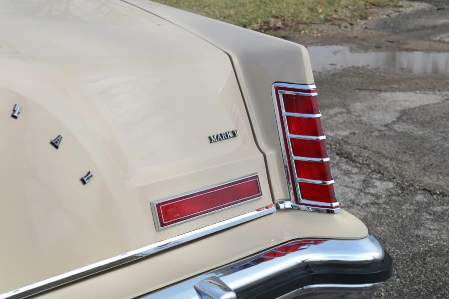 1979 Lincoln Continental Mark V - Image 14 of 31