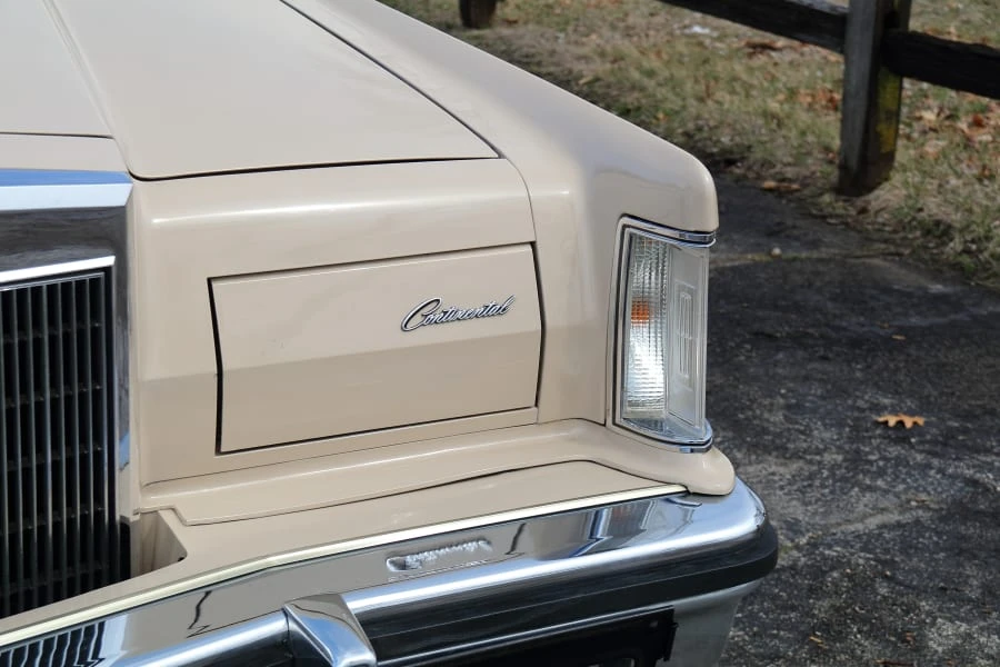 1979 Lincoln Continental Mark V - Image 11 of 31