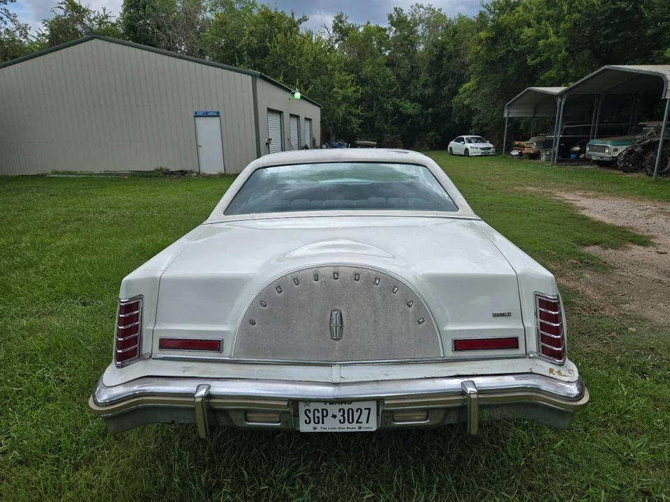 1979 Lincoln Continental Mark V - Image 2 of 24
