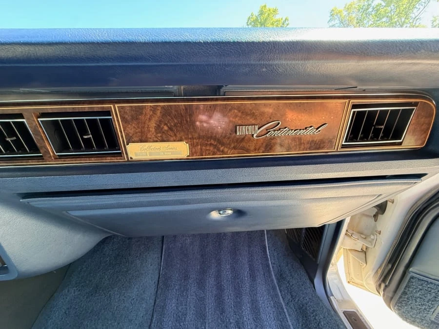 1979 Lincoln Continental Mark V - Image 12 of 17