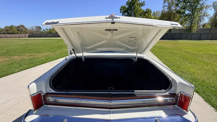 1979 Lincoln Continental Mark V - Image 16 of 17