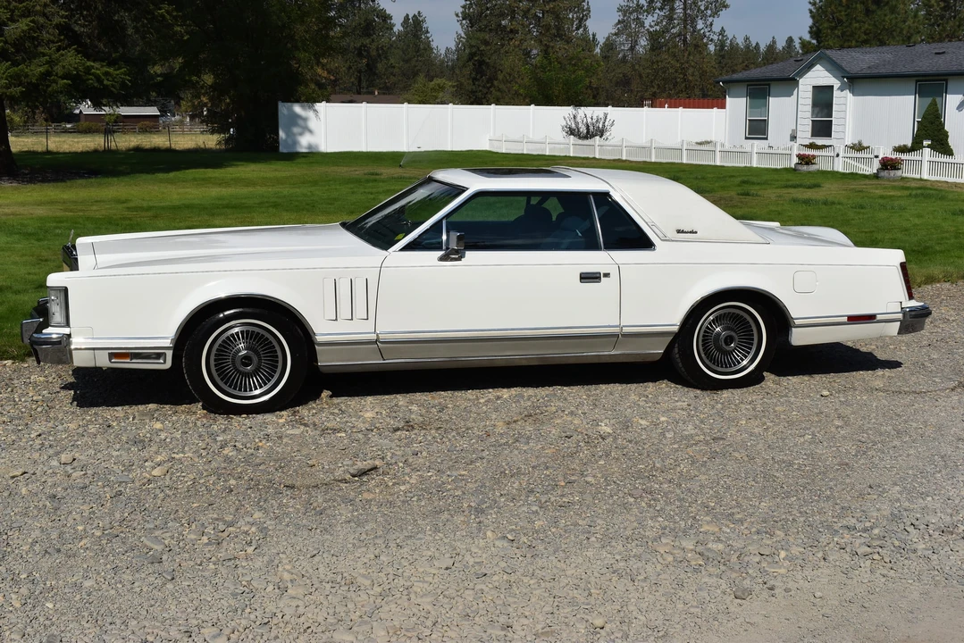 1979 Lincoln Continental Mark V - Image 2 of 31
