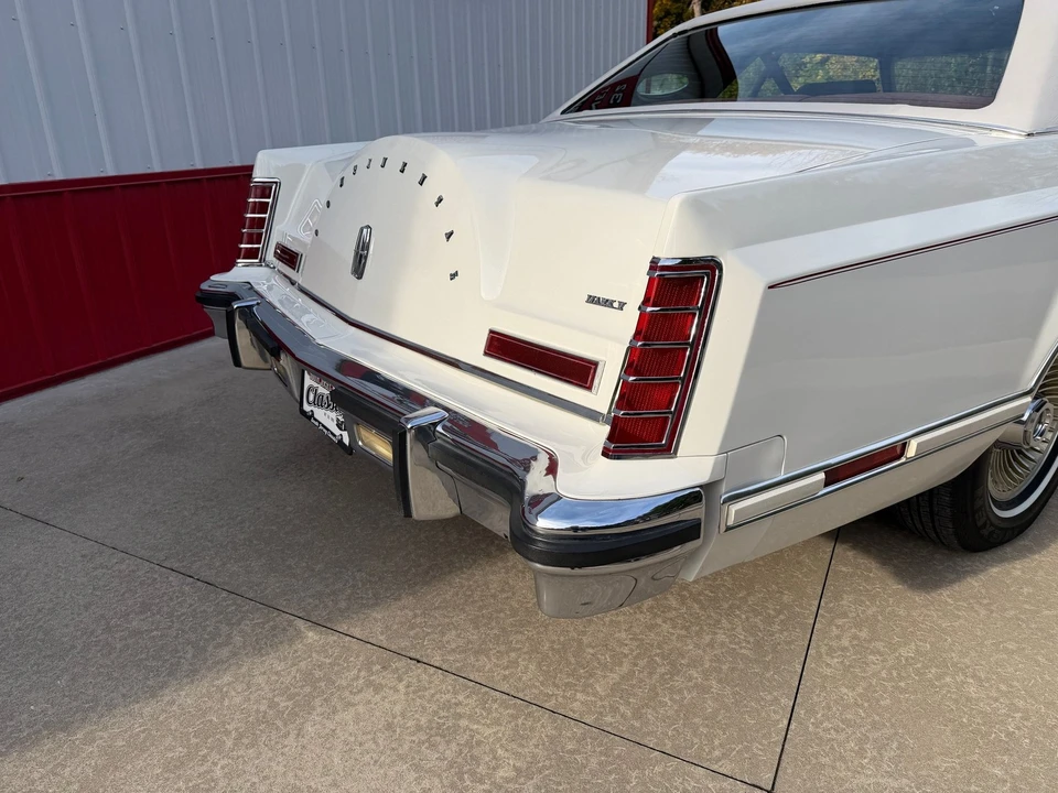1979 Lincoln Continental Mark V - Image 9 of 21