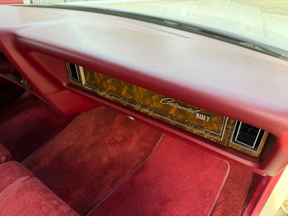 1979 Lincoln Continental Mark V - Image 17 of 21
