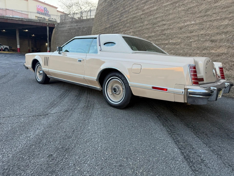 1979 Lincoln Continental Mark V - Image 11 of 21