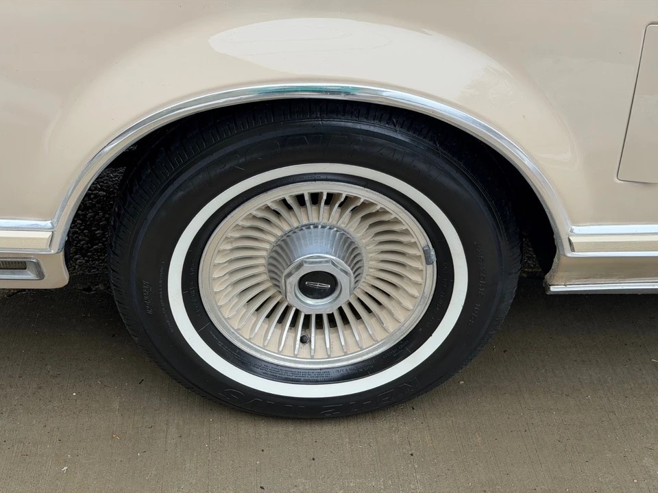 1979 Lincoln Continental Mark V - Image 12 of 21