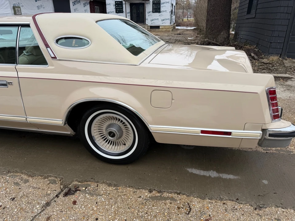 1979 Lincoln Continental Mark V - Image 16 of 21
