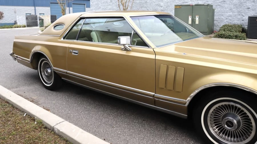 1979 Lincoln Continental Mark V - Image 10 of 29