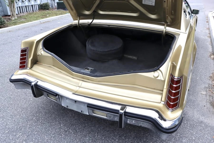 1979 Lincoln Continental Mark V - Image 28 of 29