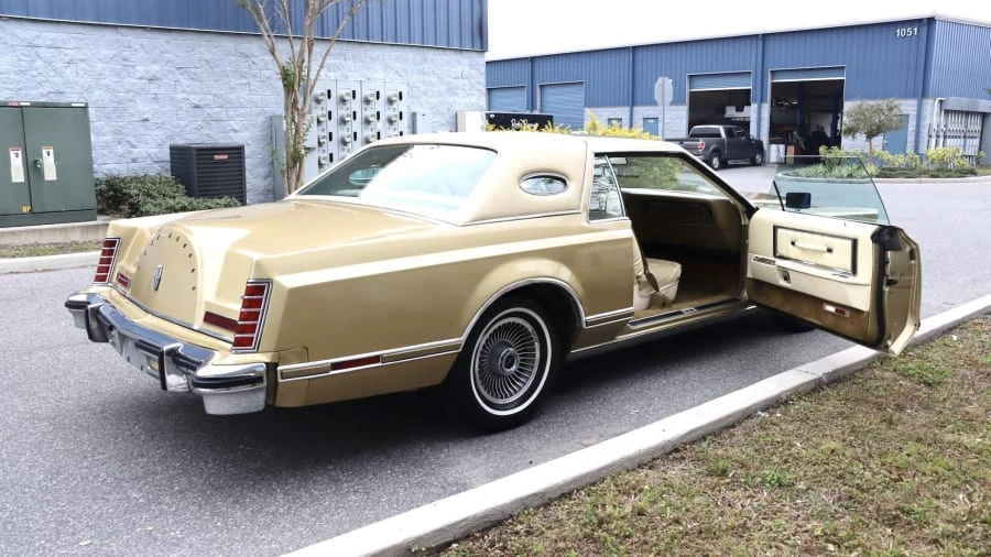1979 Lincoln Continental Mark V - Image 15 of 29