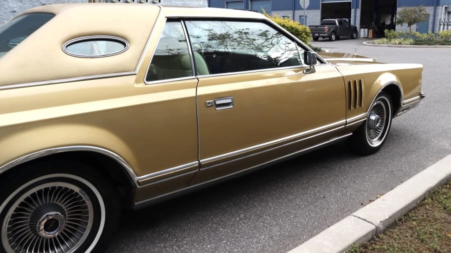 1979 Lincoln Continental Mark V - Image 9 of 29