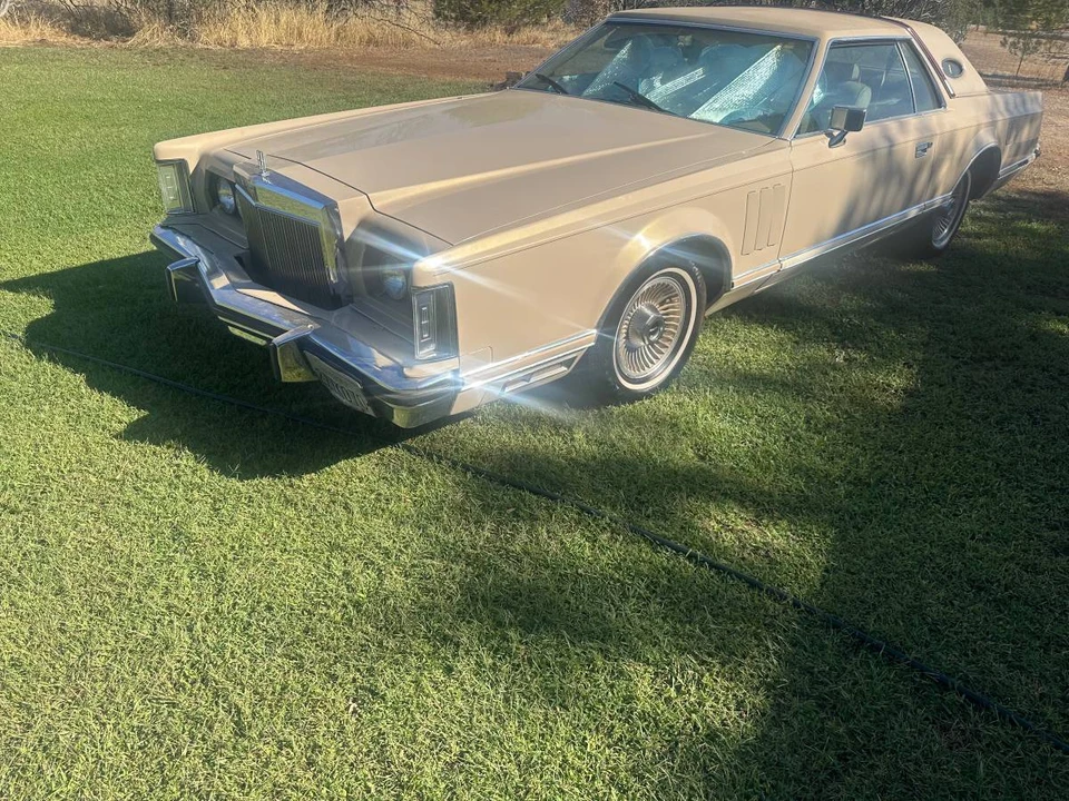 1979 Lincoln Continental Mark V - Image 2 of 13