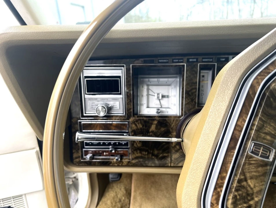 1979 Lincoln Continental 5th Gen - Image 23 of 31