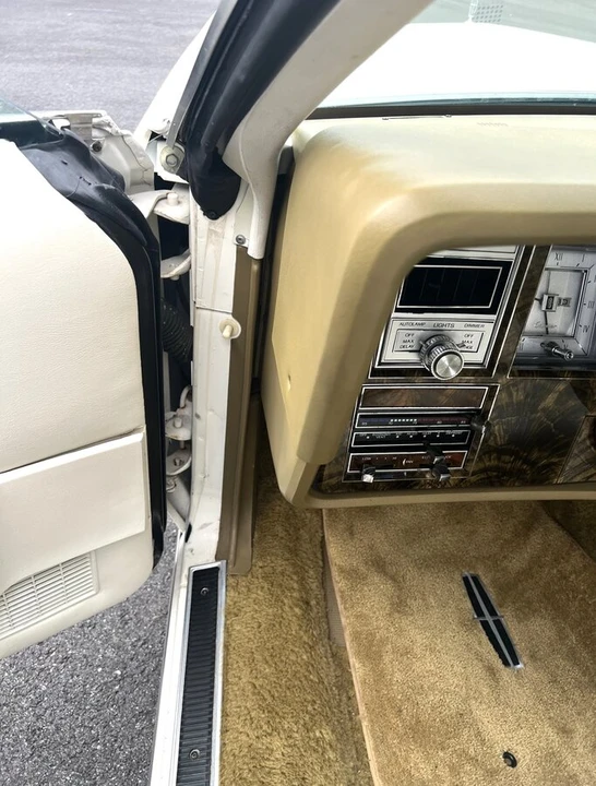 1979 Lincoln Continental 5th Gen - Image 27 of 31