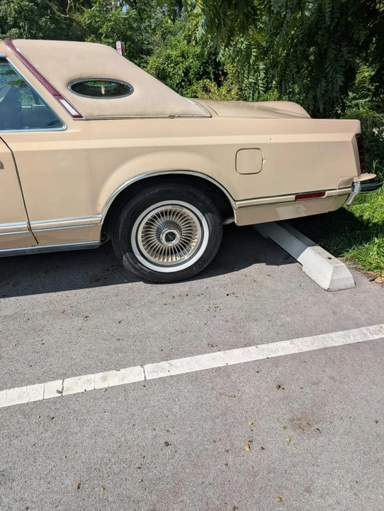 1979 Lincoln Continental 5th Gen - Image 8 of 13