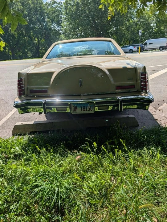 1979 Lincoln Continental 5th Gen - Image 11 of 13
