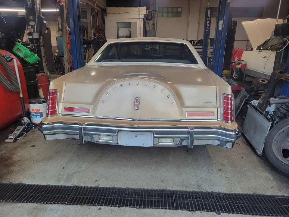 1979 Lincoln Continental 5th Gen - Image 9 of 14