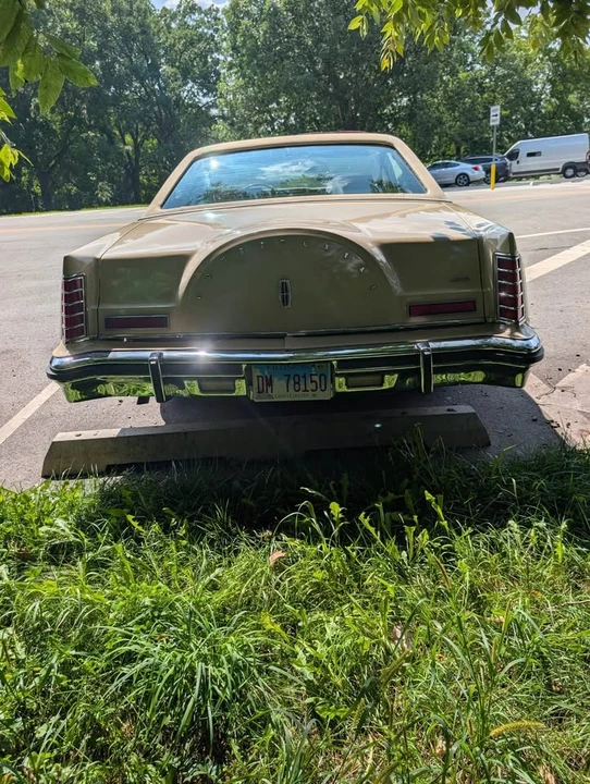 1979 Lincoln Continental 5th Gen - Image 2 of 5