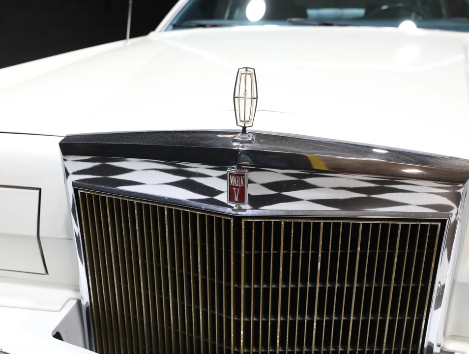 1979 Lincoln Continental 5th Gen - Image 11 of 31