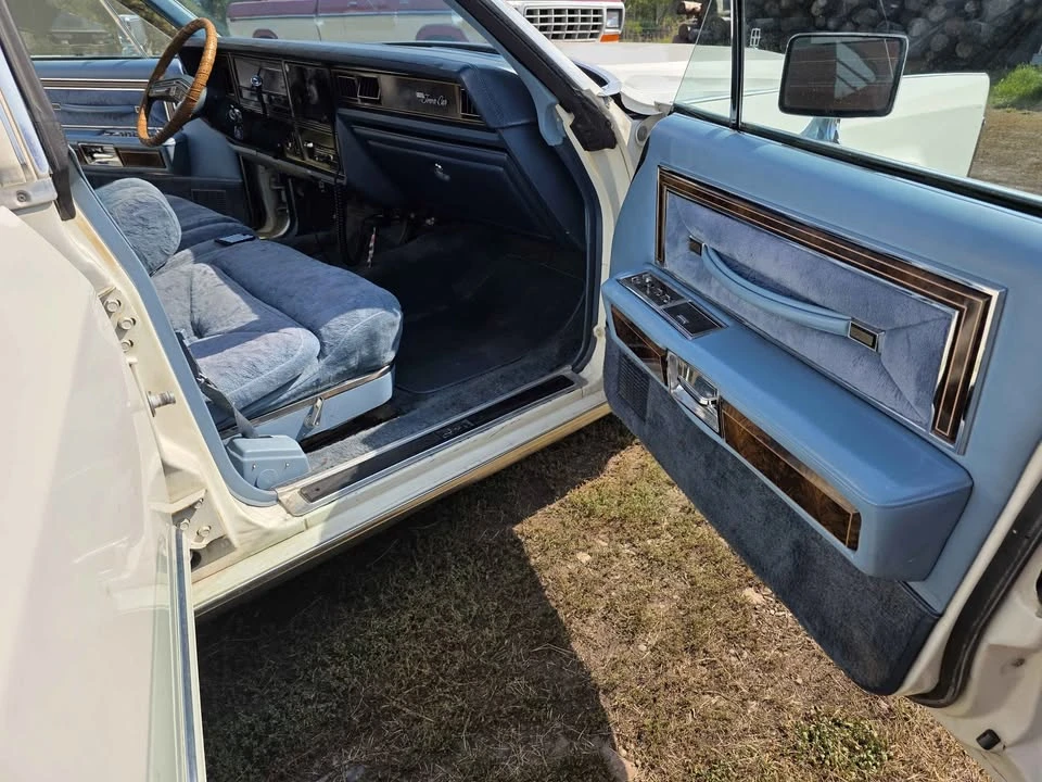 1979 Lincoln Continental 5th Gen - Image 9 of 15