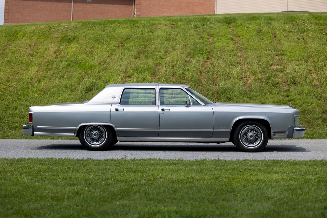 1979 Lincoln Continental 5th Gen - Image 15 of 31