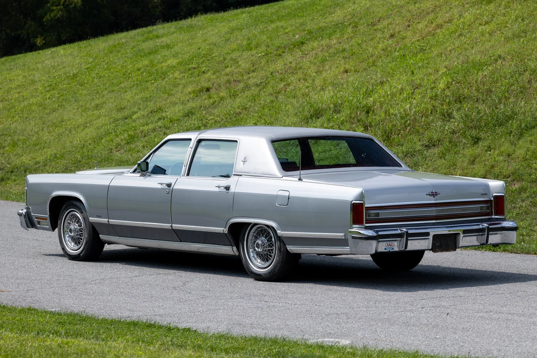 1979 Lincoln Continental 5th Gen - Image 11 of 31