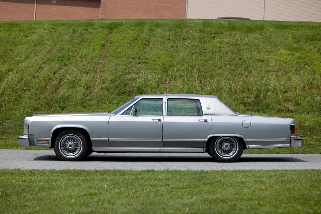 1979 Lincoln Continental 5th Gen - Image 9 of 31