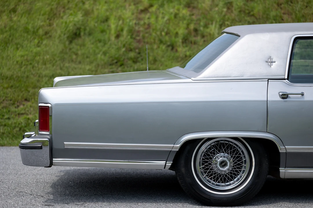 1979 Lincoln Continental 5th Gen - Image 18 of 31