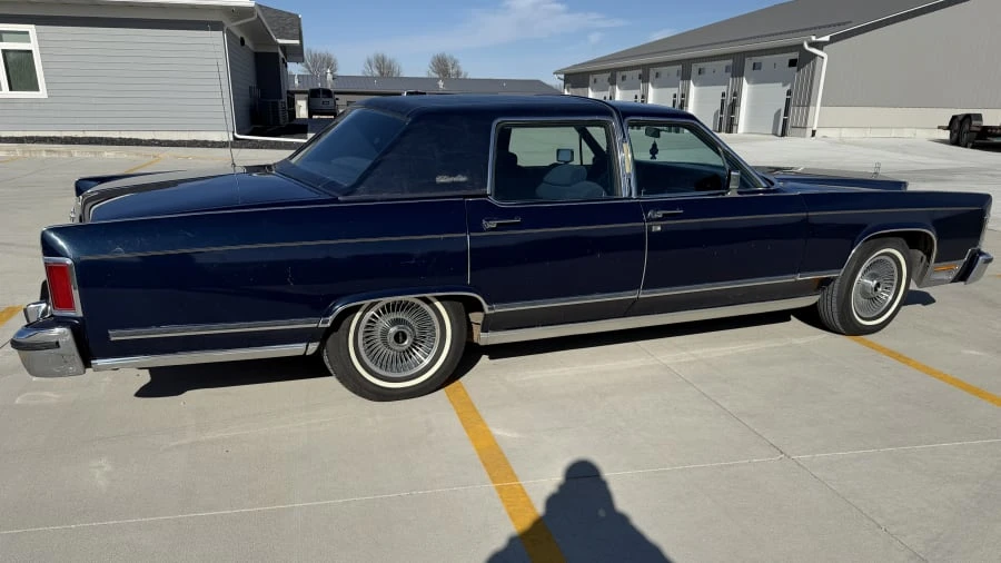 1979 Lincoln Continental 5th Gen - Image 8 of 16