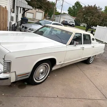 1979 Lincoln Continental Signature Sedan 4D