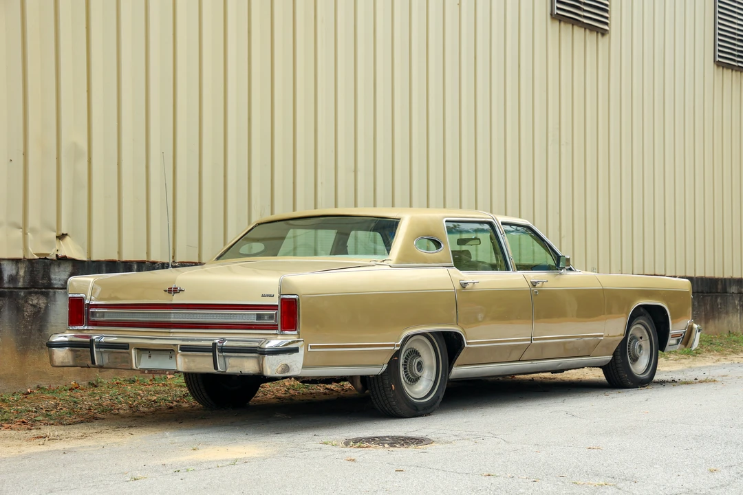 1979 Lincoln Continental 5th Gen - Image 9 of 31
