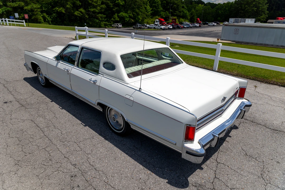 1979 Lincoln Town Car - Image 15 of 31