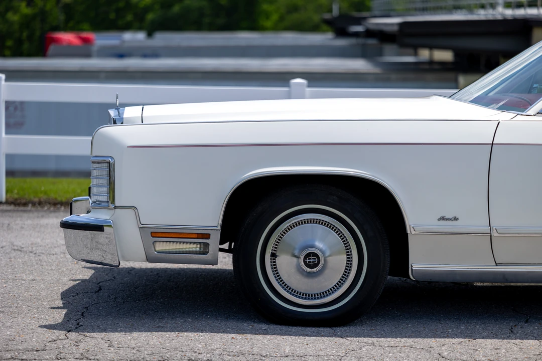 1979 Lincoln Town Car - Image 23 of 31