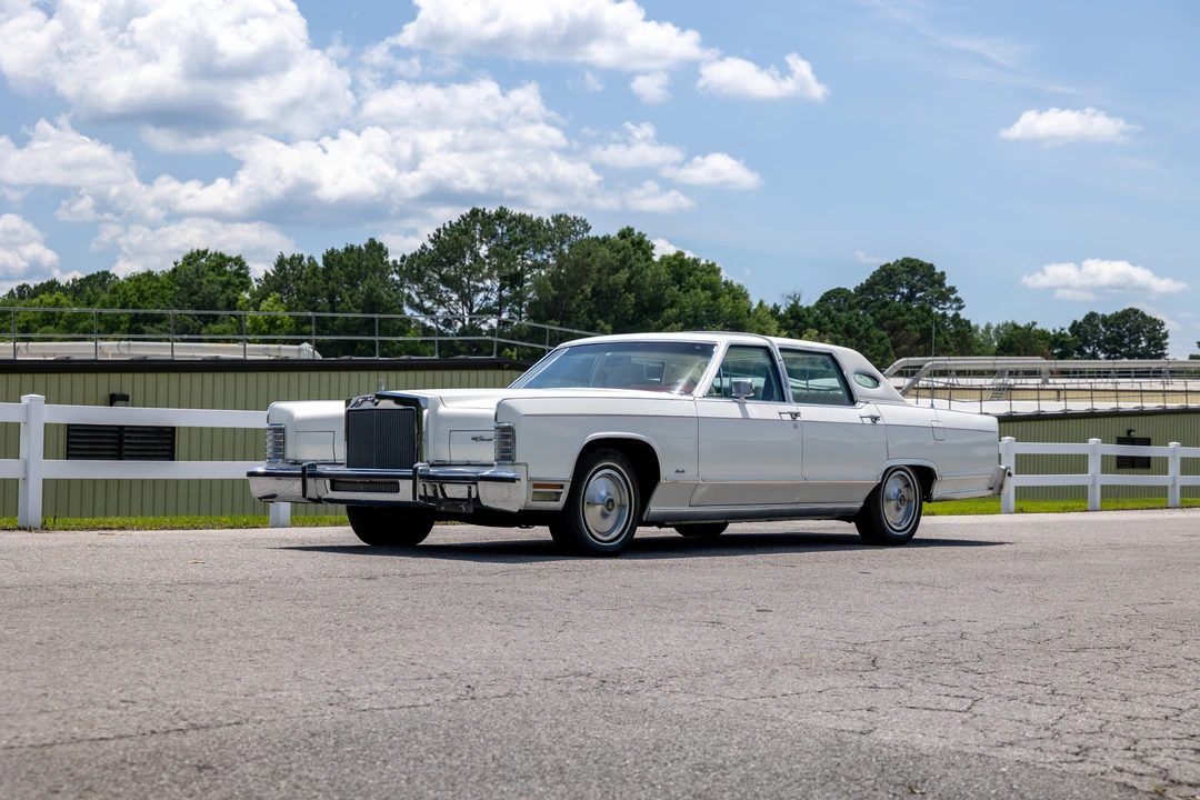 1979 Lincoln Town Car - Image 2 of 31