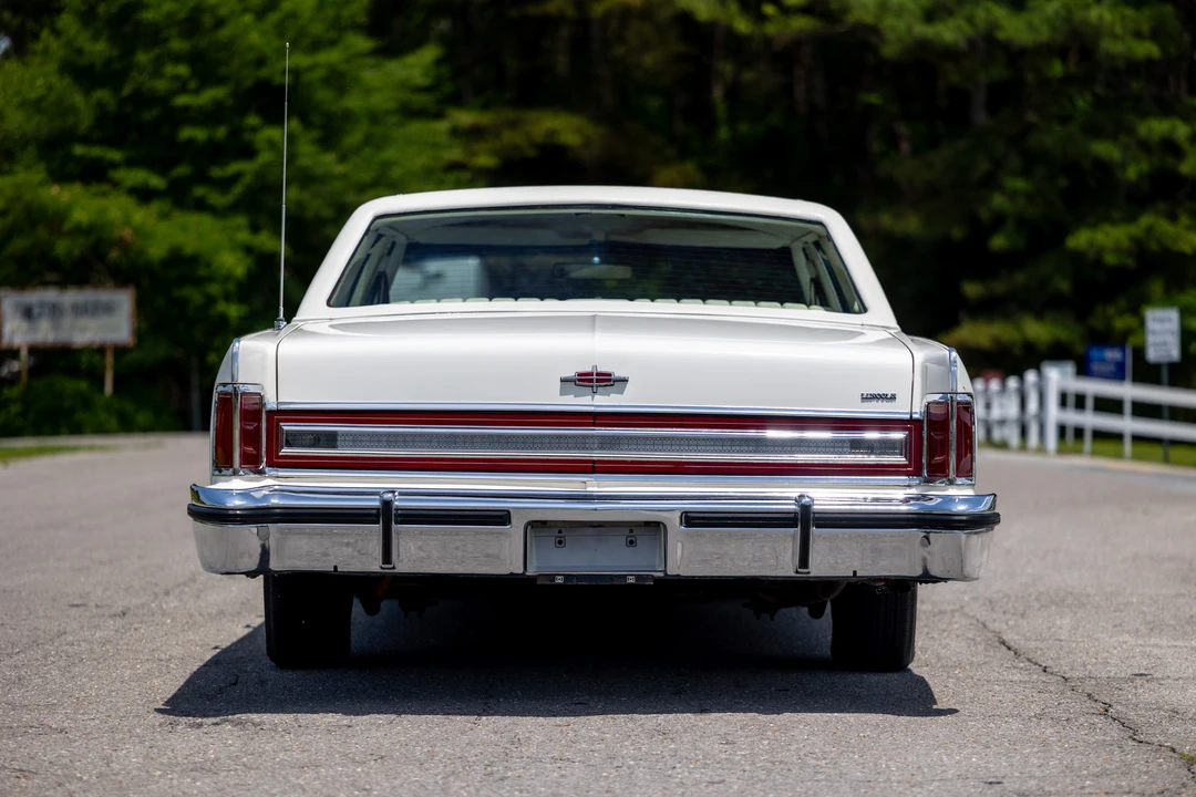 1979 Lincoln Town Car - Image 13 of 31