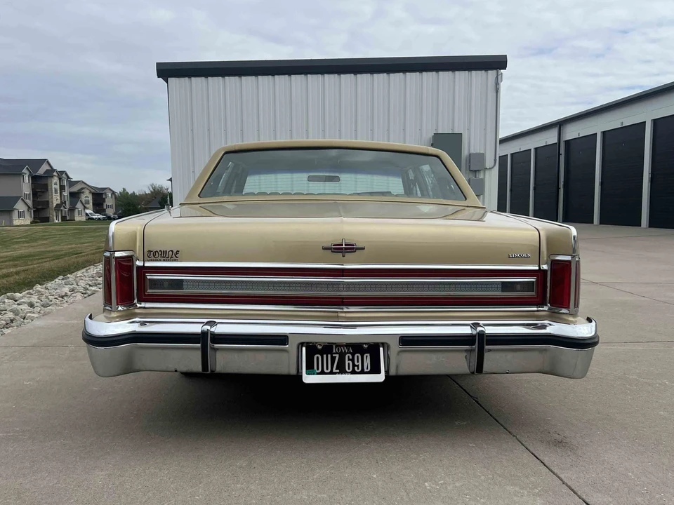 1979 Lincoln Continental 5th Gen - Image 15 of 31